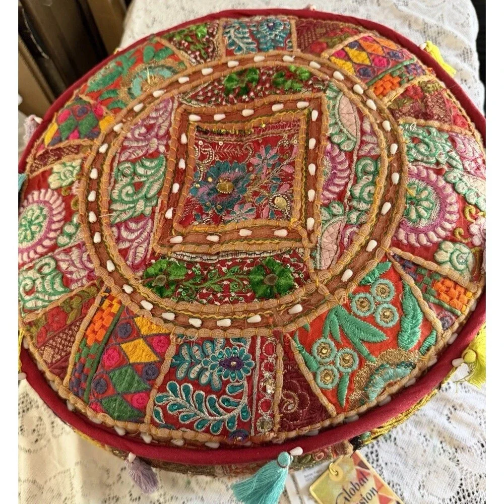 NWT Bohemian, Ethnic, Eclectic, Moroccan,4 Pillows&Pouf Ottoman boho-chic vibe
